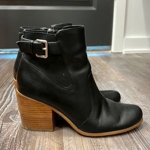 Black Leather Boots Size 7.5
